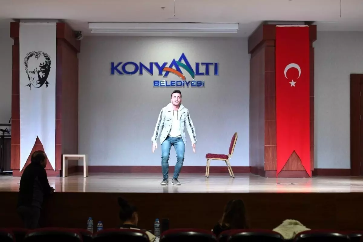 Konyaaltı Belediyesi Tiyatrosu'nda oyuncu seçmeleri heyecanı