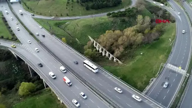 Otoyolların ortasında kalan tarihi kemere taş hırsızları dadandı