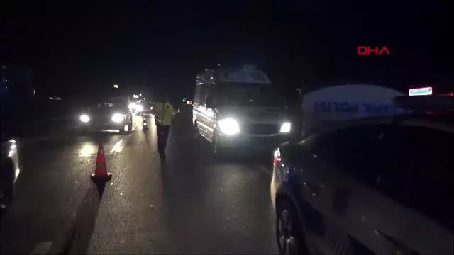 Silivri'de kamyonetin sıkıştırdığı otomobil kaza yaptı