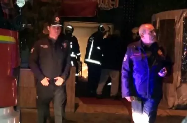 Başkent'te gece kulübünde yangın: 2 kişi dumandan etkilendi