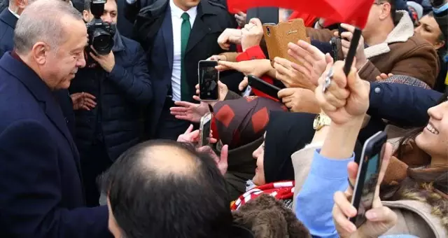 Cumhurbaşkanı Erdoğan Cenevre'de alkışlar ve tezahüratlarla karşılandı Cumhurbaşkanı Erdoğan Cenevre'de alkışlar ve tezahüratlarla karşılandı