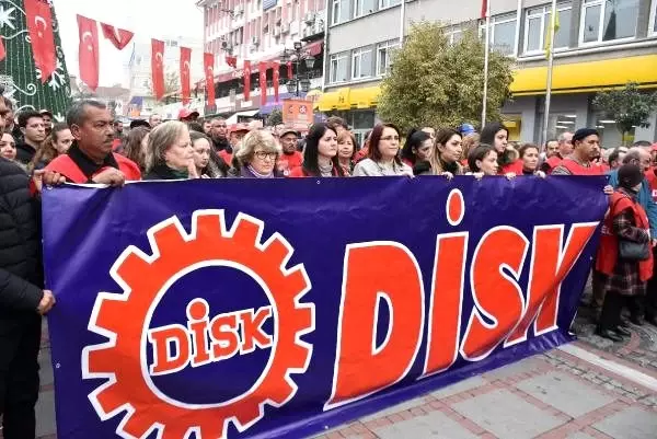DİSK'in 2020 yılı için asgari ücret talebi net 3 bin 200 TL DİSK'in 2020 yılı için asgari ücret talebi net 3 bin 200 TL