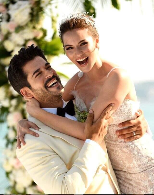 Fahriye Evcen Karan'la sosyal medya hesabından kendi rekorunu kırdı