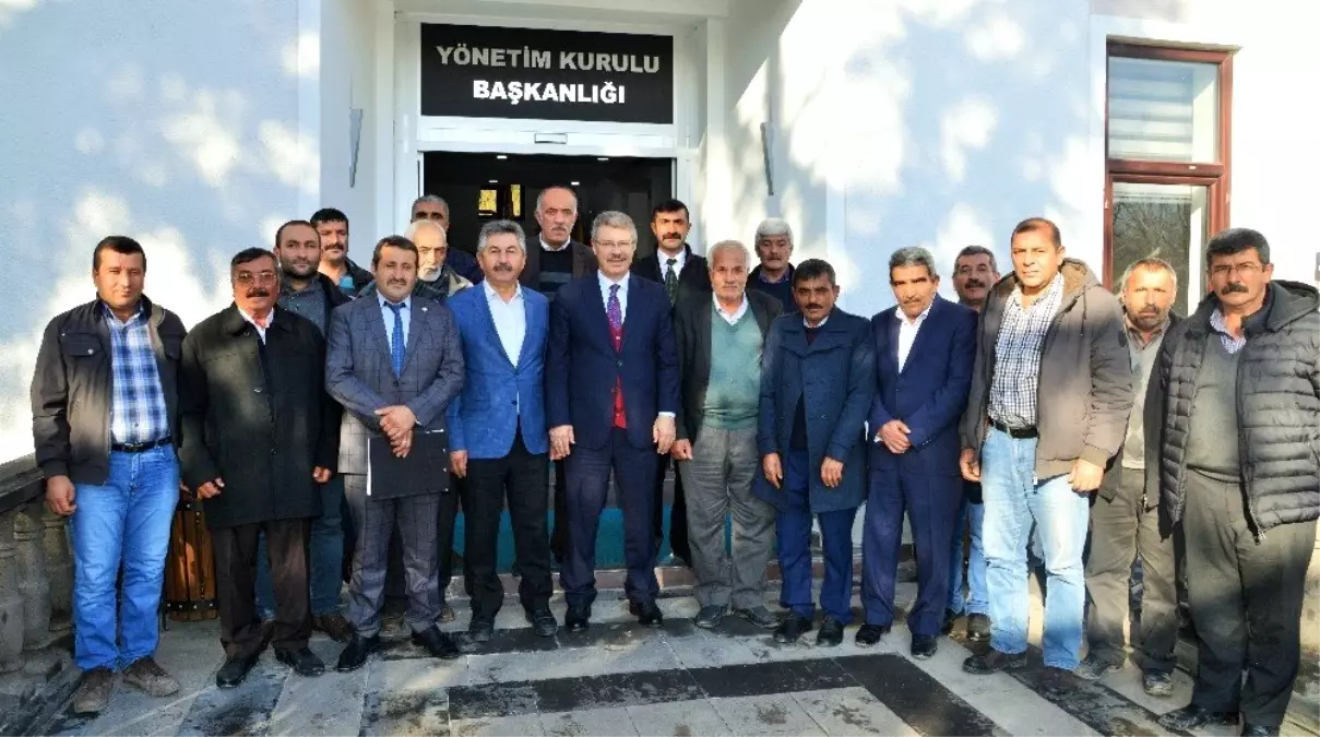 gemerek nakliyeciler ziraat odasi ve ciftcilerinden baskan akay a tesekkur ziyareti