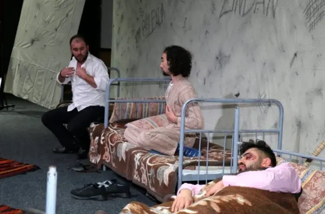 'İdamlık genç' tiyatro gösterisi beğeni topladı 'İdamlık genç' tiyatro gösterisi beğeni topladı