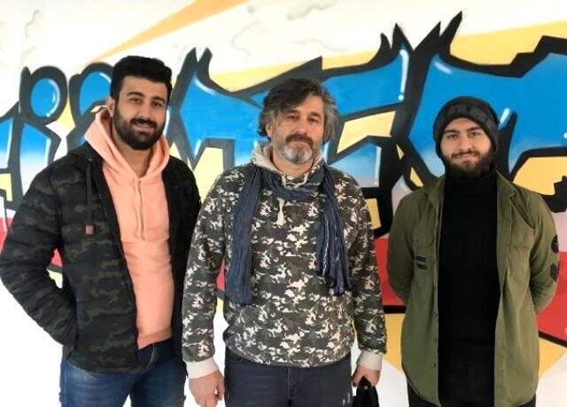İki oğluyla aynı üniversitede okuyan baba çevresinden takdir topladı