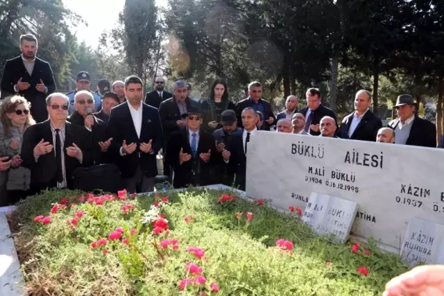 Kartal Belediyesi eski başkanlarından Mehmet Ali Büklü, kabri başında anıldı Kartal Belediyesi eski başkanlarından Mehmet Ali Büklü, kabri başında anıldı