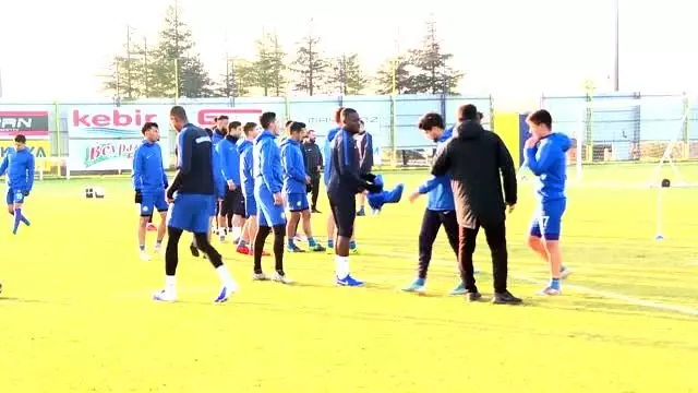 MKE Ankaragücü, Antalyaspor maçının hazırlıklarına başladı MKE Ankaragücü, Antalyaspor maçının hazırlıklarına başladı