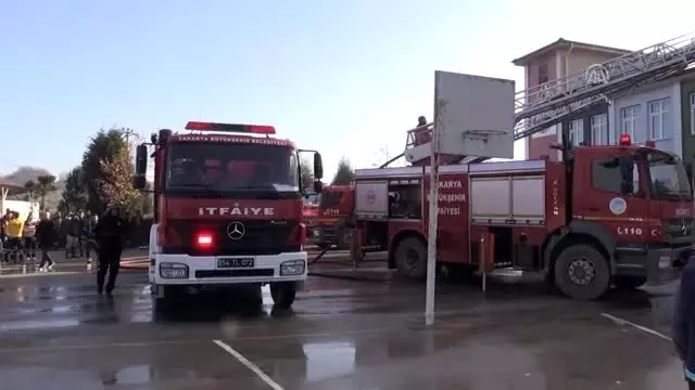 Okulda çıkan yangın kontrol altına alındı Okulda çıkan yangın kontrol altına alındı