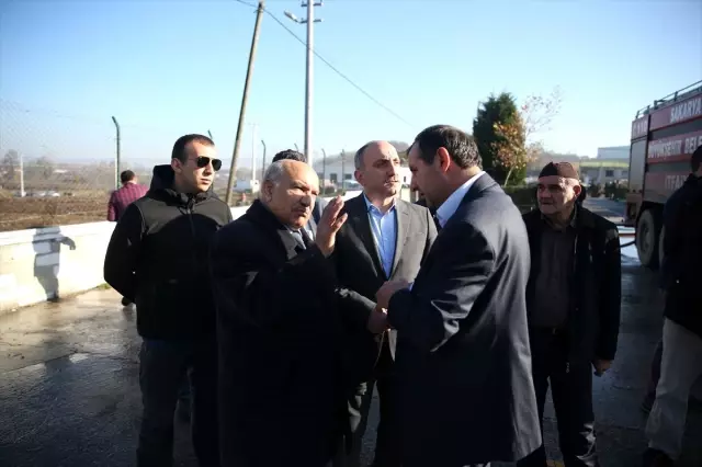 Sakarya'da okulda çıkan yangın kontrol altına alındı Sakarya'da okulda çıkan yangın kontrol altına alındı