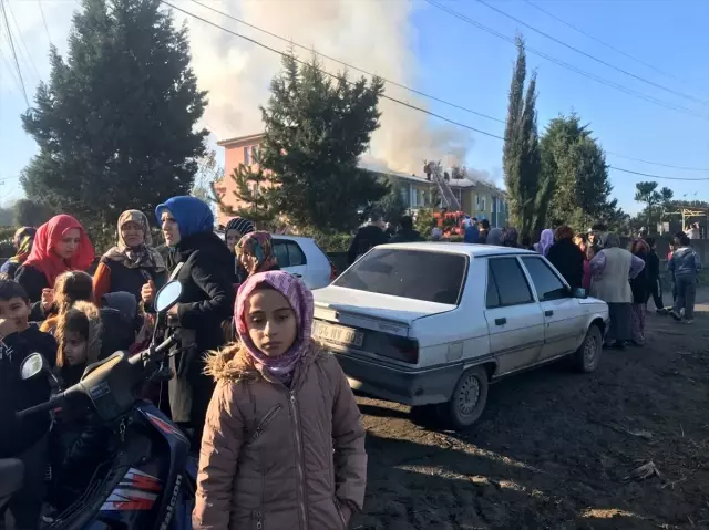 Sakarya'da okulda çıkan yangın kontrol altına alındı Sakarya'da okulda çıkan yangın kontrol altına alındı