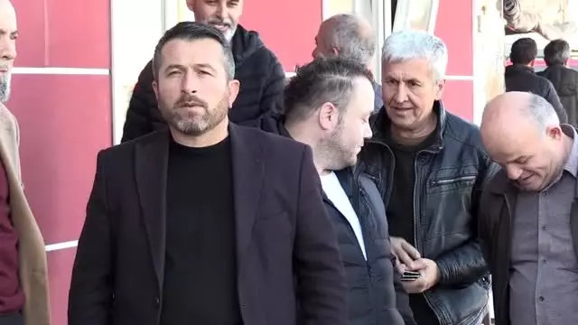 Sakarya'da rahatsızlanan çocuğu hastaneye yetiştiren dolmuş şoförü ödüllendirildi
