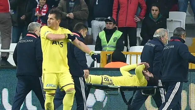 Son dakika! Fenerbahçe'de Sadık Çiftpınar sezonu kapattı! Son dakika! Fenerbahçe'de Sadık Çiftpınar sezonu kapattı!