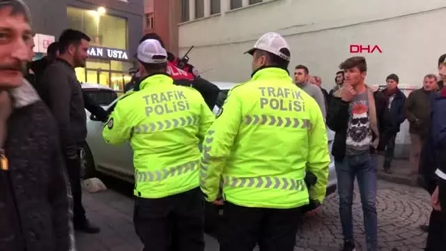 Takip edildiğini sanan kadın ortalığı birbirine kattı Takip edildiğini sanan kadın ortalığı birbirine kattı
