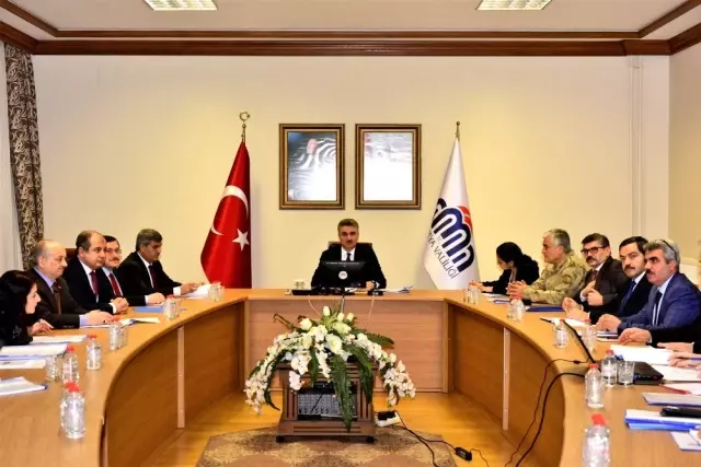 Aile İçi ve Kadına Karşı Şiddetle Mücadele Toplantısı yapıldı Aile İçi ve Kadına Karşı Şiddetle Mücadele Toplantısı yapıldı