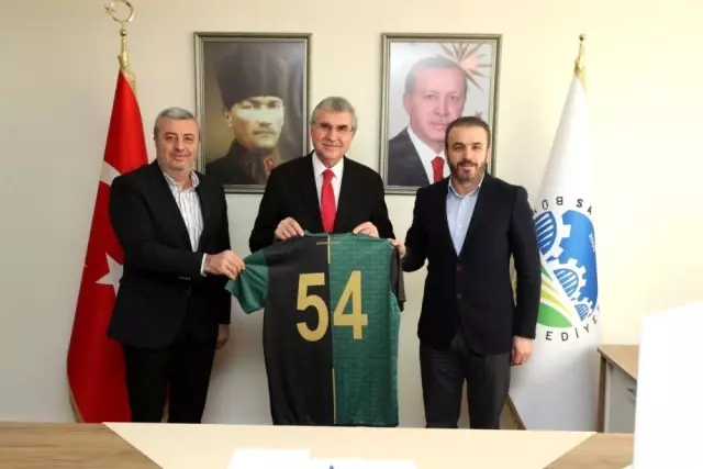 Forma kampanyasına Başkan Yüce'den anlamlı destek Forma kampanyasına Başkan Yüce'den anlamlı destek