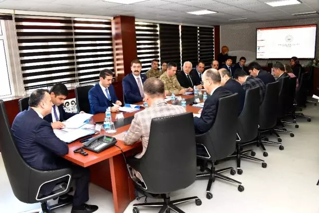 Gümüşhane'de üst düzey katılımlı Kadına Karşı Şiddetle Mücadele toplantısı yapıldı Gümüşhane'de üst düzey katılımlı Kadına Karşı Şiddetle Mücadele toplantısı yapıldı