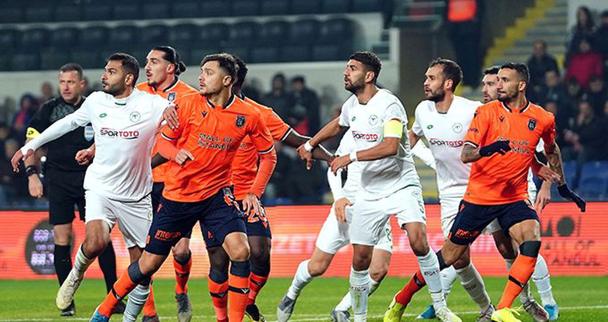 İtalyan basını Başakşehir yerine Beşiktaş logosunu kullandı!