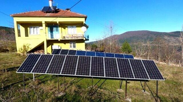Kezban Teyze, Almanya'da gördüğü güneş enerji santralini köyüne kurdu