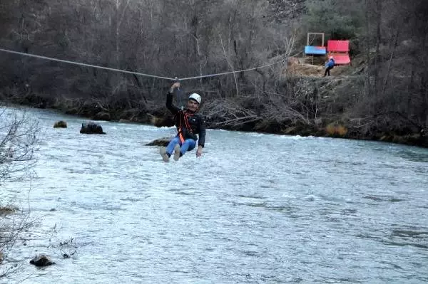 Munzur Vadisi'nde 'zipline' heyecanı Munzur Vadisi'nde 'zipline' heyecanı