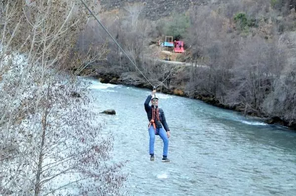 Munzur Vadisi'nde 'zipline' heyecanı Munzur Vadisi'nde 'zipline' heyecanı