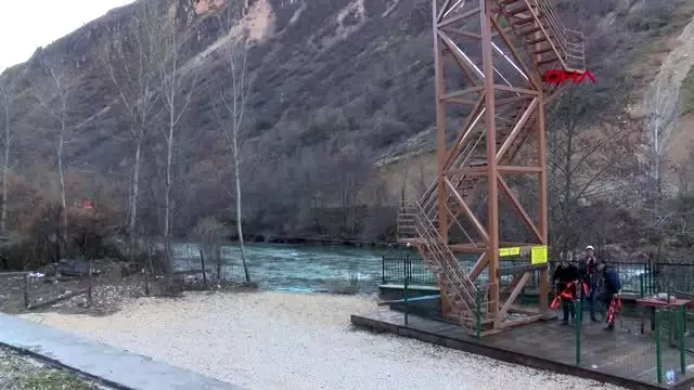 Tunceli munzur vadisi'nde 'zipline' heyecanı - Tunceli munzur vadisi'nde 'zipline' heyecanı -
