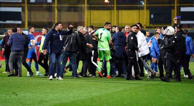 Tuzlasporlu oyuncu maç sonunda açıkladı: 1 arkadaşımızın kafası yarıldı