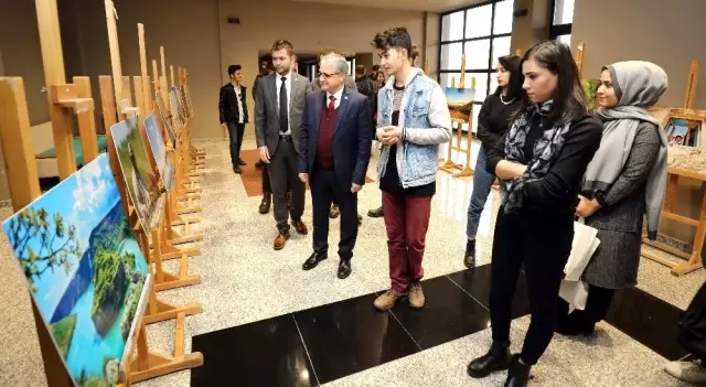Üniversite öğrencilerinden fotoğraf sergisi Üniversite öğrencilerinden fotoğraf sergisi