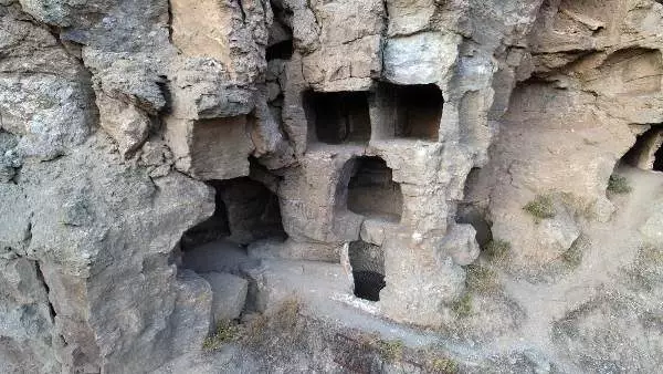 4 bin 600 yıllık kaya mağaralarının turizme kazandırılması isteği 4 bin 600 yıllık kaya mağaralarının turizme kazandırılması isteği