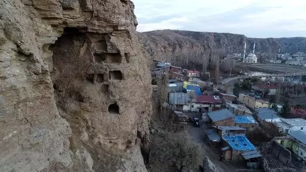 4 bin 600 yıllık kaya mağaralarının turizme kazandırılması isteği 4 bin 600 yıllık kaya mağaralarının turizme kazandırılması isteği