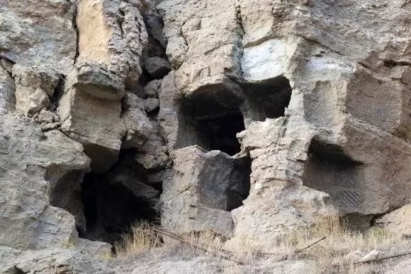 4 bin 600 yıllık kaya mağaralarının turizme kazandırılması isteği 4 bin 600 yıllık kaya mağaralarının turizme kazandırılması isteği