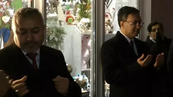 Almanya'da aşırı sağın ilk kurbanı Türk aile anıldı Almanya'da aşırı sağın ilk kurbanı Türk aile anıldı
