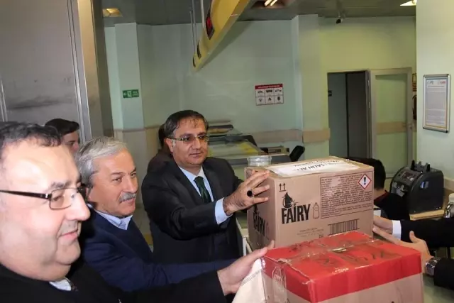 Asker ve polisler için 300 mektup ve özel mendiller Asker ve polisler için 300 mektup ve özel mendiller