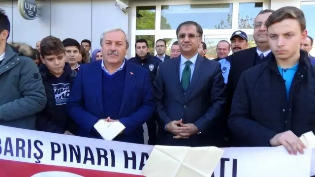 Asker ve polisler için 300 mektup ve özel mendiller Asker ve polisler için 300 mektup ve özel mendiller