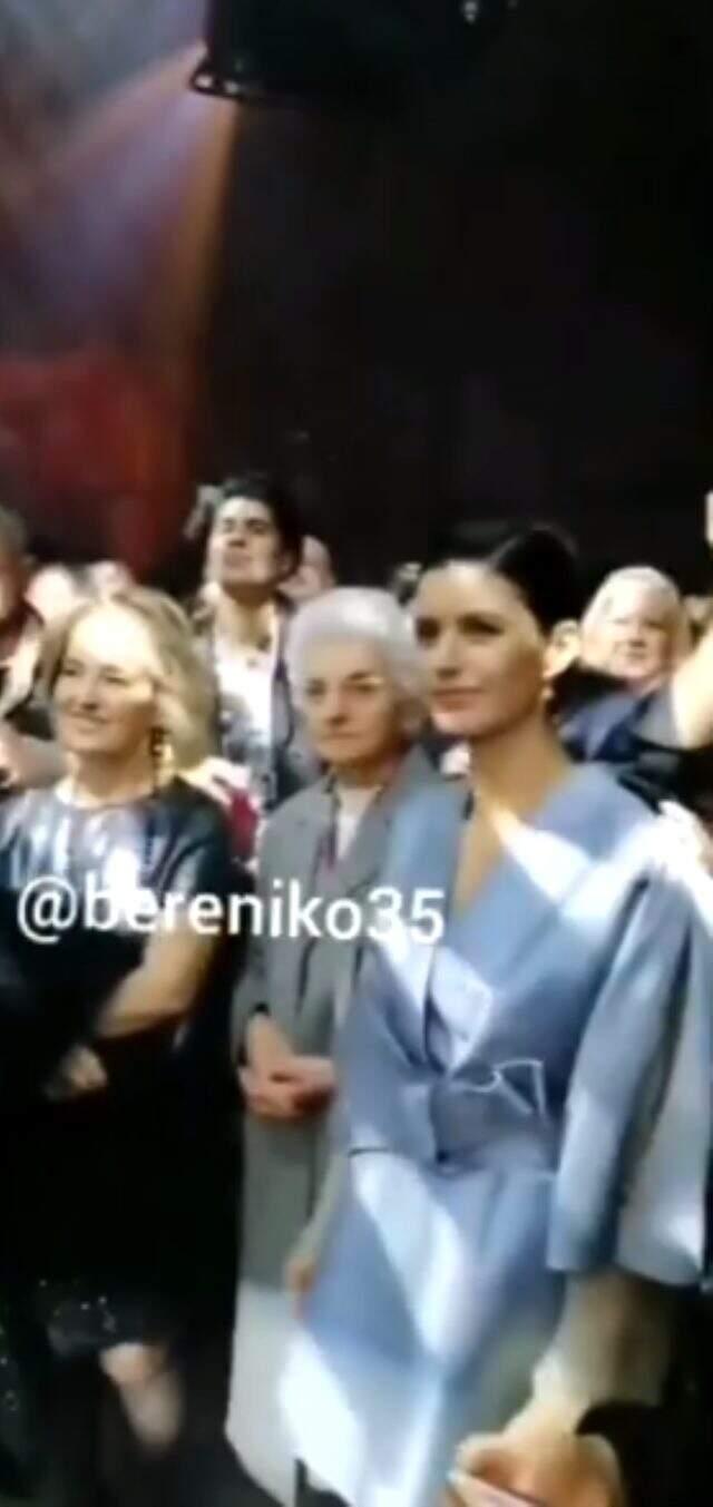 Atiye'nin galasında büyük sürpriz! Beren Saat ve Kenan Doğulu'nun bakışması geceye damga vurdu