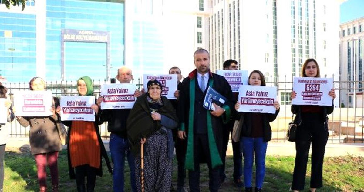 Cinsel saldırıya uğrayan yaşlı kadın duruşma öncesi 'Ben namusum için yaşarım' diyerek gözyaşı döktü