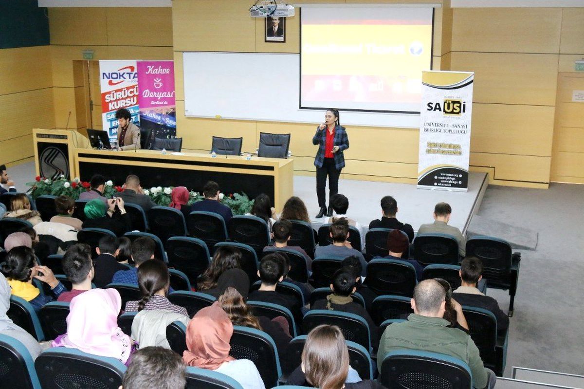 E-Ticaret ve Dijital Pazarlama etkinliği SAÜ'de konuşuldu