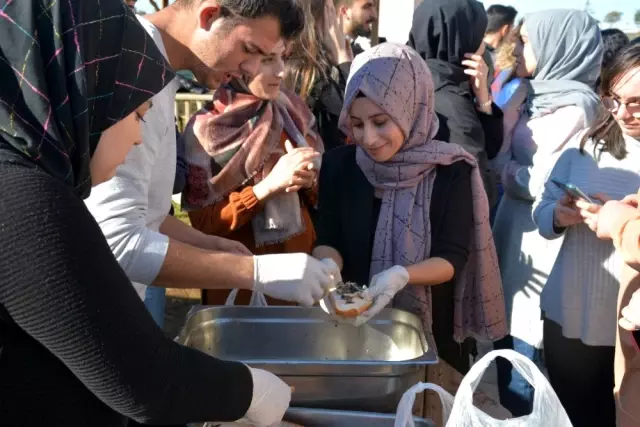 Eynesil'de 'Hamsi Şenliği' düzenlendi Eynesil'de 'Hamsi Şenliği' düzenlendi