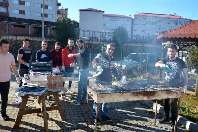 Eynesil'de 'Hamsi Şenliği' düzenlendi Eynesil'de 'Hamsi Şenliği' düzenlendi