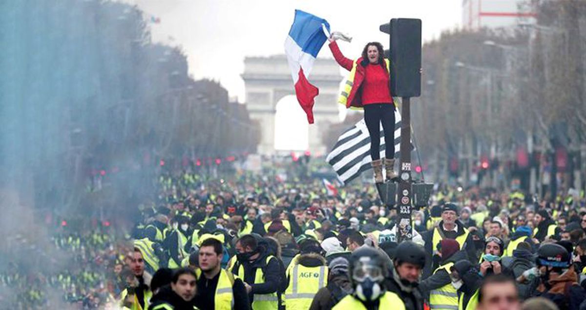 Fransa'da eylemler bitmiyor! Şimdi de doktorlar sokağa çıktı