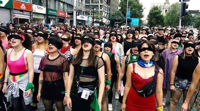 Kadınlar, Kaz Dağları'daki altın madeni kazısına Las Tesis eylemiyle tepki gösterdi