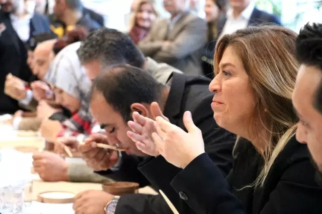 Kahramanmaraş'ta biber yeme yarışması Kahramanmaraş'ta biber yeme yarışması