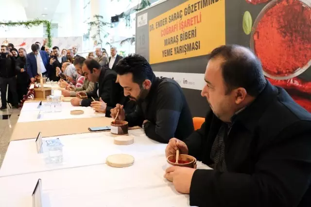 Kahramanmaraş'ta biber yeme yarışması Kahramanmaraş'ta biber yeme yarışması