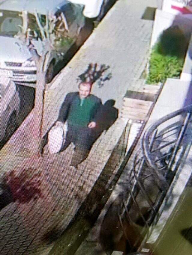 Kendini yoğurtçu olarak tanıtan hırsız yaşlı kadının altı bin lirasını çaldı