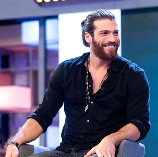 'Libido' çıkışıyla tepki çeken Can Yaman, Türkiye'yi terk etti