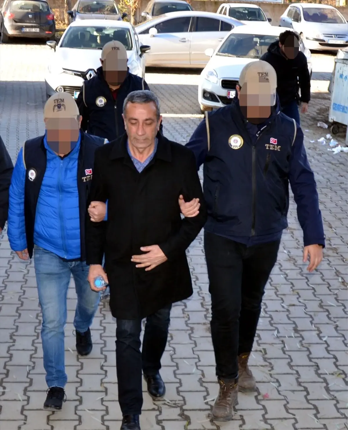 Muş'ta HDP'li Bulanık ve Varto belediye başkanları tutuklandı