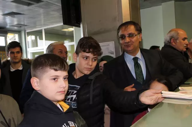 Öğrencilerin Mehmetçiğe yazdığı mektuplar, mendillerin içinde yola çıktı Öğrencilerin Mehmetçiğe yazdığı mektuplar, mendillerin içinde yola çıktı