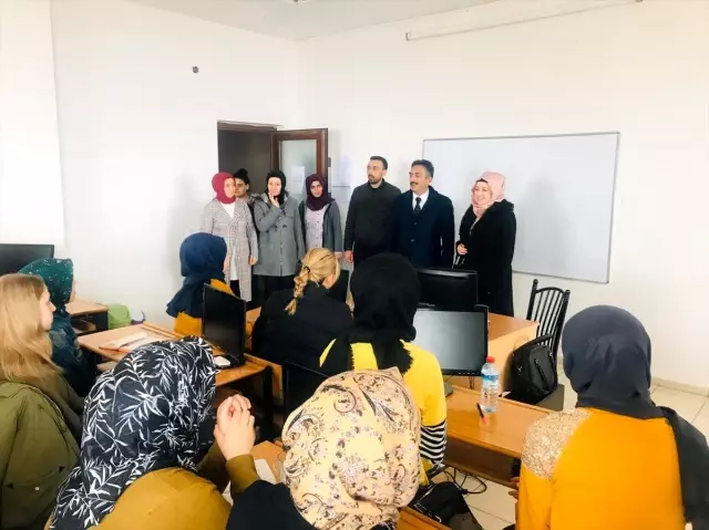 Sakarya polisinden yolcu ve yük taşımacılığı yapan şoförlere kış lastiği uyarısı