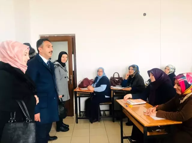 Sakarya polisinden yolcu ve yük taşımacılığı yapan şoförlere kış lastiği uyarısı