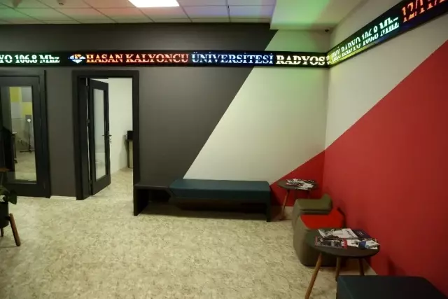 Şehrin ve bölgenin sesi olacak HKÜ Radyo açıldı